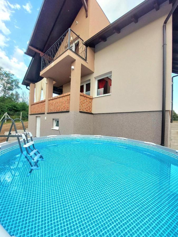 Vikendica Villa Ramona บันยาลูกา ภายนอก รูปภาพ