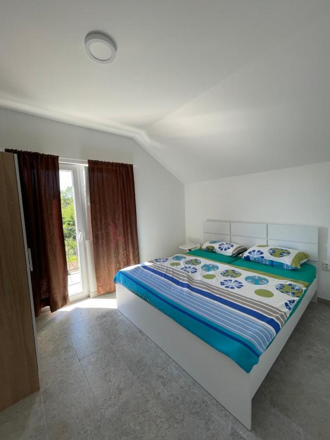 Vikendica Villa Ramona บันยาลูกา ภายนอก รูปภาพ